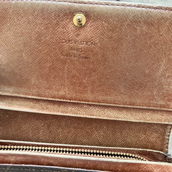 Louis Vuitton Wallet - Picture 6 of 9